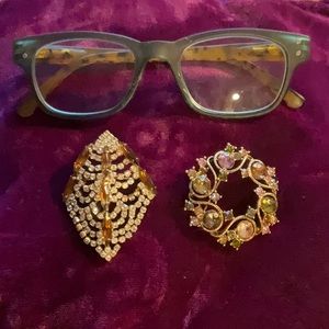 Pair of vintage style broaches